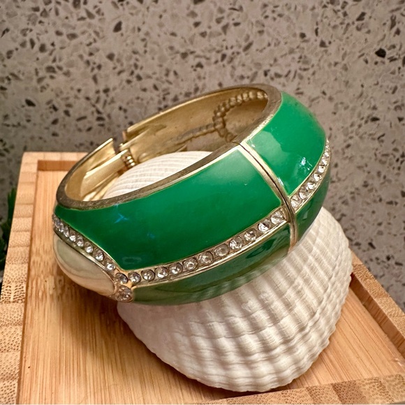 Green enamel and rhinestone bangle bracelet - Picture 4 of 6